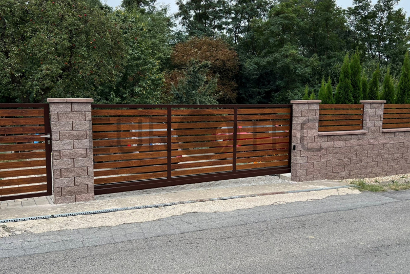 Brány a ploty / HLINÍKOVÉ  - foto