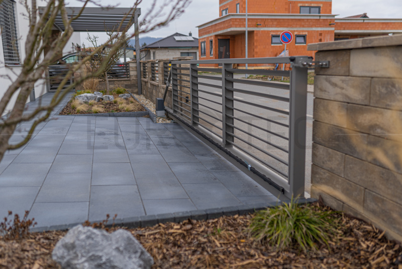 Brány a ploty / HLINÍKOVÉ  - foto Brány a ploty / HLINÍKOVÉ  - foto