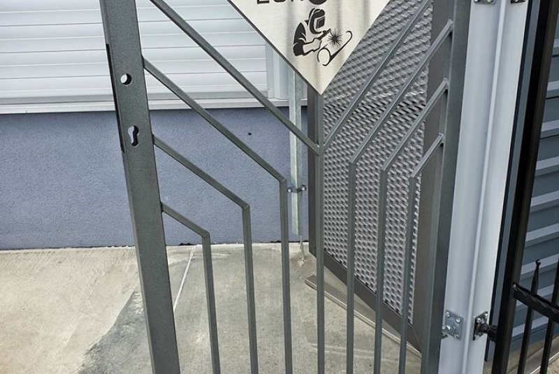 Atypy a služby / ATYPY - foto Atypy a služby / ATYPY - foto