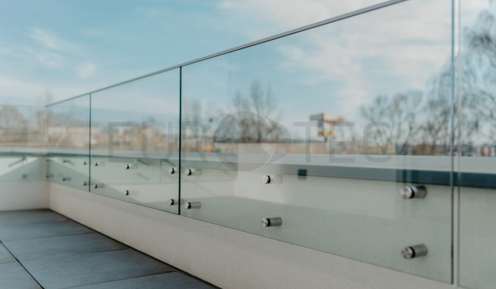 SKLENENÉ ZÁBRADLIA - TERČE SKLENENÉ ZÁBRADLIA - TERČE