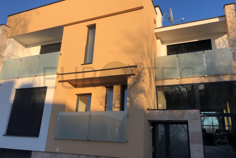 Zábradlia a balkóny / Francúzke okná - foto Zábradlia a balkóny / Francúzke okná - foto