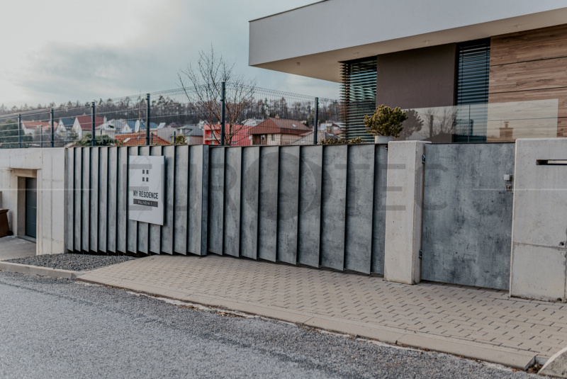 Brány a ploty / FUNDERMAX - foto Brány a ploty / FUNDERMAX - foto