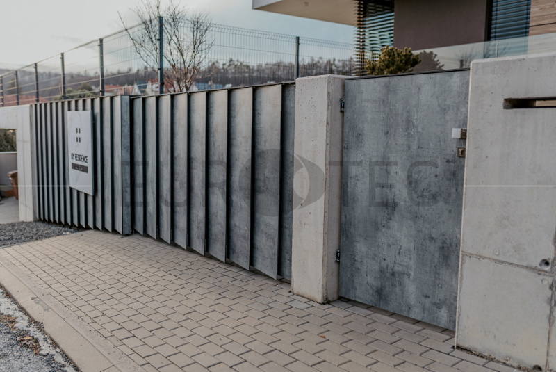 Brány a ploty / FUNDERMAX - foto Brány a ploty / FUNDERMAX - foto