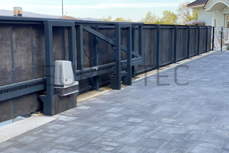 Brány a ploty / FUNDERMAX - foto Brány a ploty / FUNDERMAX - foto