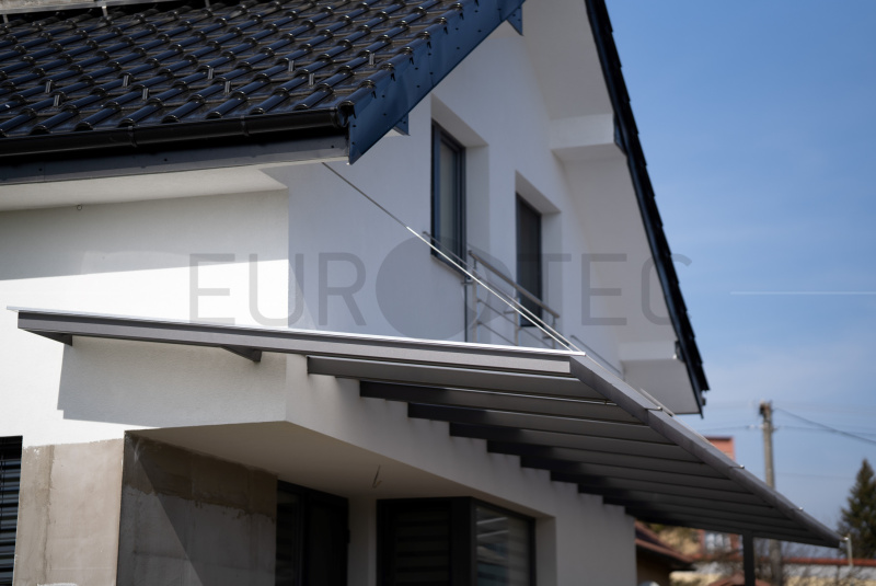 Prístrešky / S konštrukciou  - foto Prístrešky / S konštrukciou  - foto