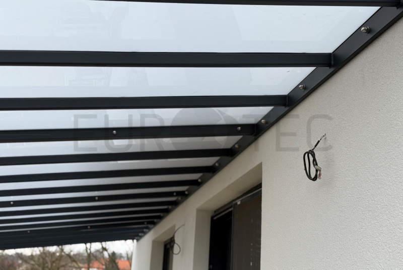 Prístrešky / S konštrukciou  - foto Prístrešky / S konštrukciou  - foto