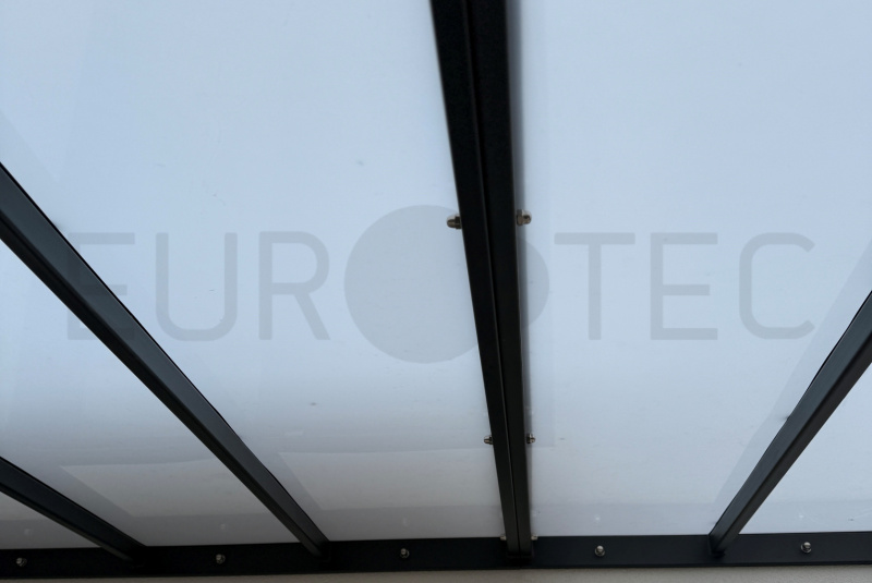 Prístrešky / S konštrukciou  - foto Prístrešky / S konštrukciou  - foto