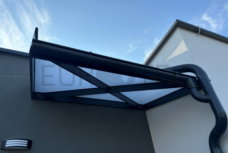 Prístrešky / S konštrukciou  - foto Prístrešky / S konštrukciou  - foto