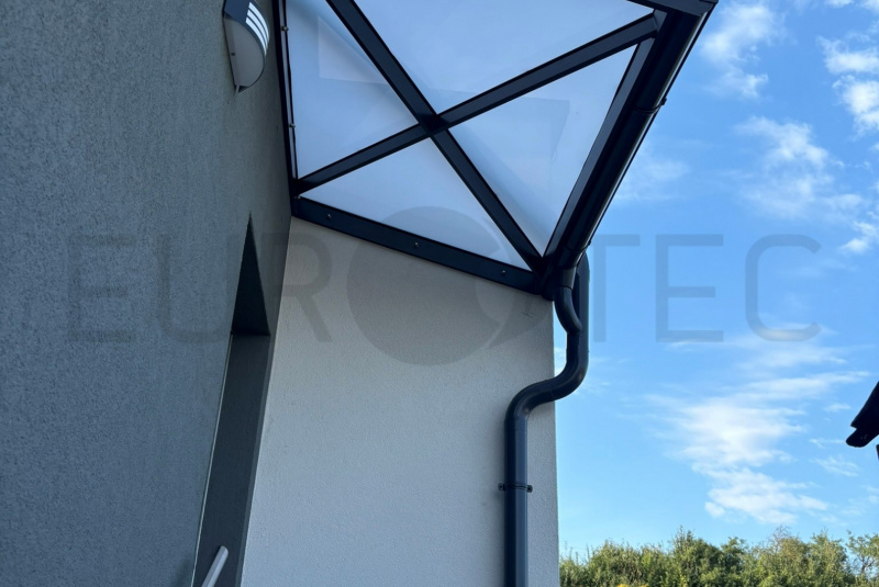 Prístrešky / S konštrukciou  - foto Prístrešky / S konštrukciou  - foto