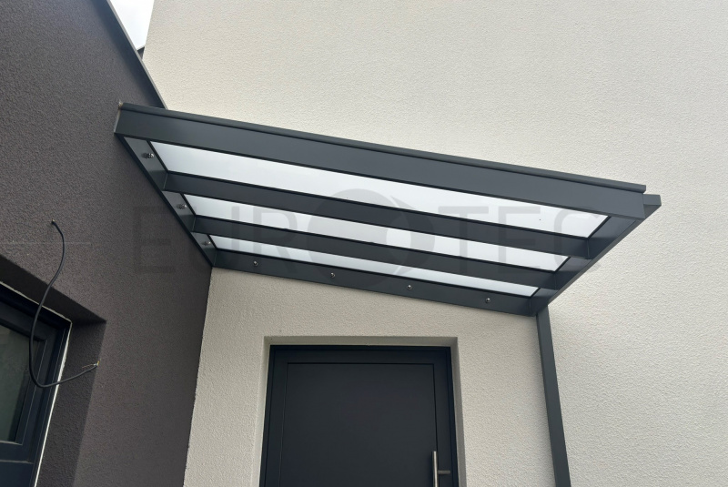 Prístrešky / S konštrukciou  - foto Prístrešky / S konštrukciou  - foto