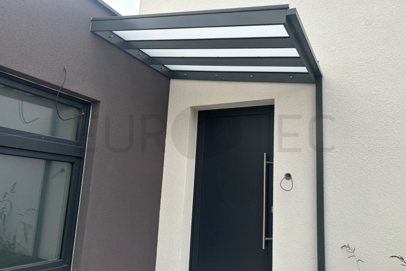 Prístrešky / S konštrukciou  - foto Prístrešky / S konštrukciou  - foto