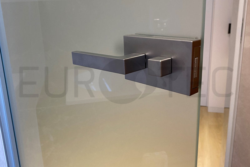 Sklenené systémy / DVERE A ZÁSTENY - foto Sklenené systémy / DVERE A ZÁSTENY - foto