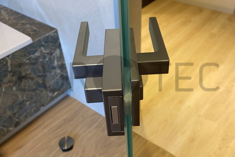 Sklenené systémy / DVERE A ZÁSTENY - foto Sklenené systémy / DVERE A ZÁSTENY - foto