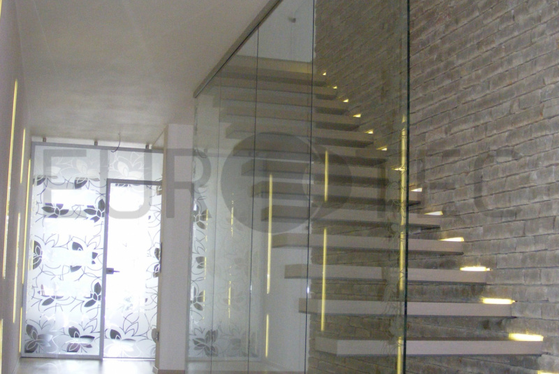 Sklenené systémy / DVERE A ZÁSTENY - foto Sklenené systémy / DVERE A ZÁSTENY - foto