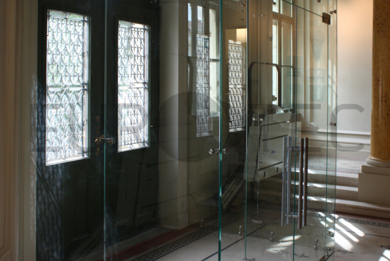 Sklenené systémy / DVERE A ZÁSTENY  - foto Sklenené systémy / DVERE A ZÁSTENY  - foto