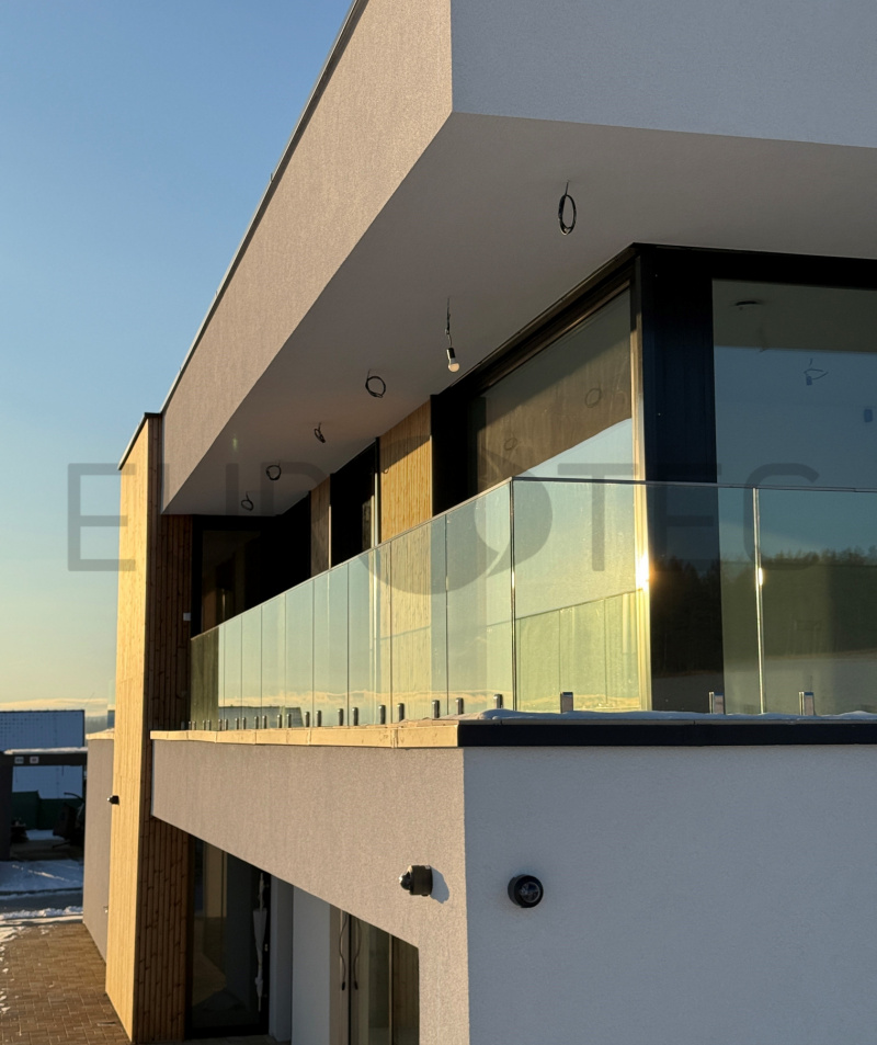 SKLENENÉ ZÁBRADLIA - STĹPIKOVÉ