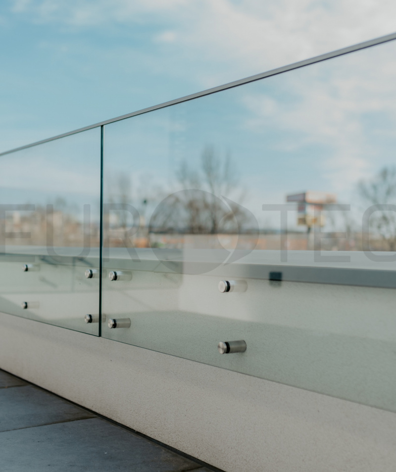 SKLENENÉ ZÁBRADLIA - TERČE