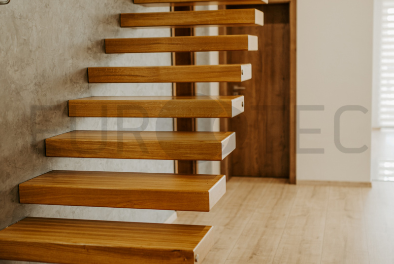 Schody / Samonosné schody - foto Schody / Samonosné schody - foto