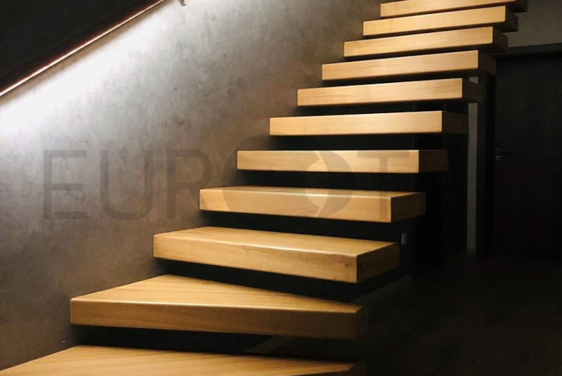 Schody / Samonosné schody - foto Schody / Samonosné schody - foto