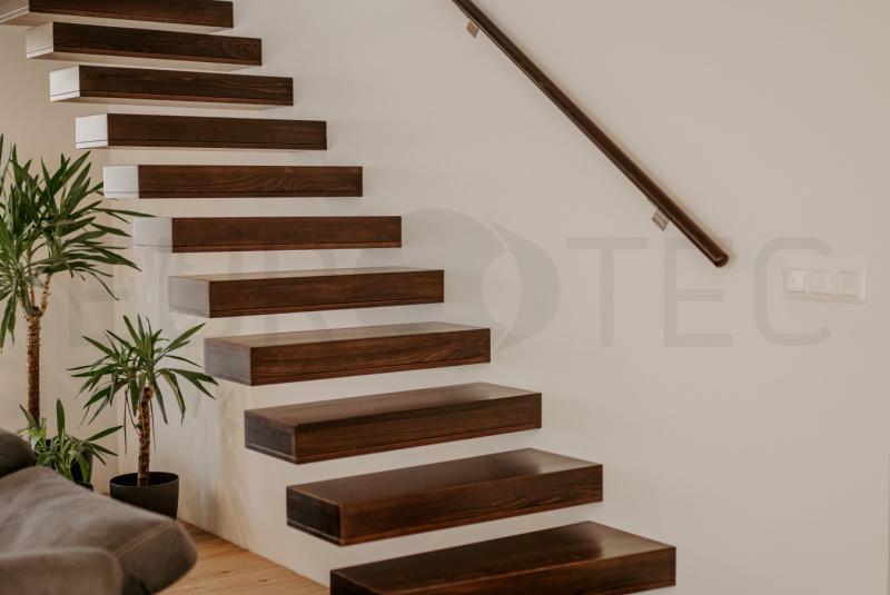 Schody / Samonosné schody - foto Schody / Samonosné schody - foto