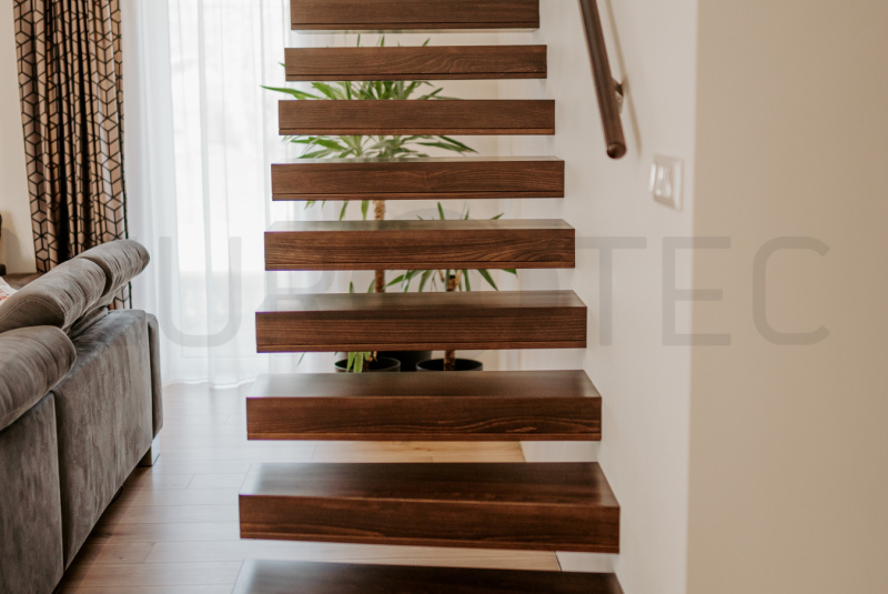 Schody / Samonosné schody - foto Schody / Samonosné schody - foto