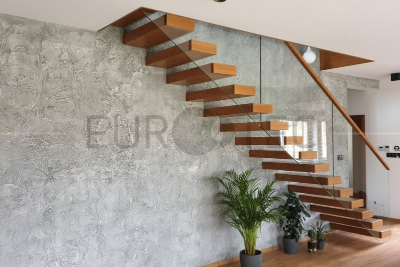 Schody / Samonosné schody - foto Schody / Samonosné schody - foto