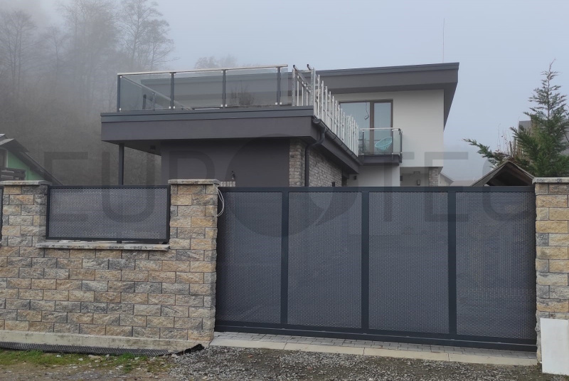 Brány a ploty / ŤAHOKOV - foto Brány a ploty / ŤAHOKOV - foto