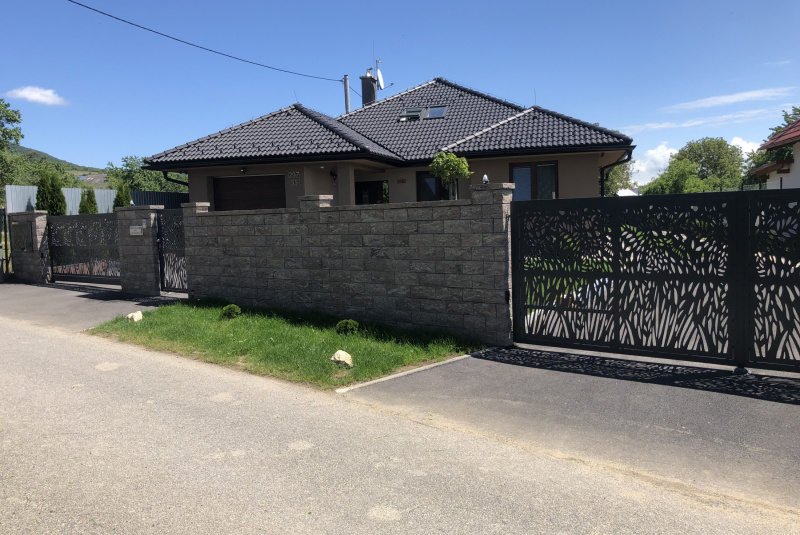 Brány a ploty / VYPAĽOVANÉ - foto Brány a ploty / VYPAĽOVANÉ - foto