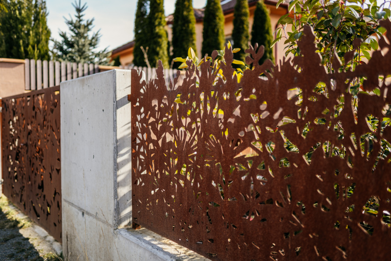 Brány a ploty / VYPAĽOVANÉ - foto Brány a ploty / VYPAĽOVANÉ - foto