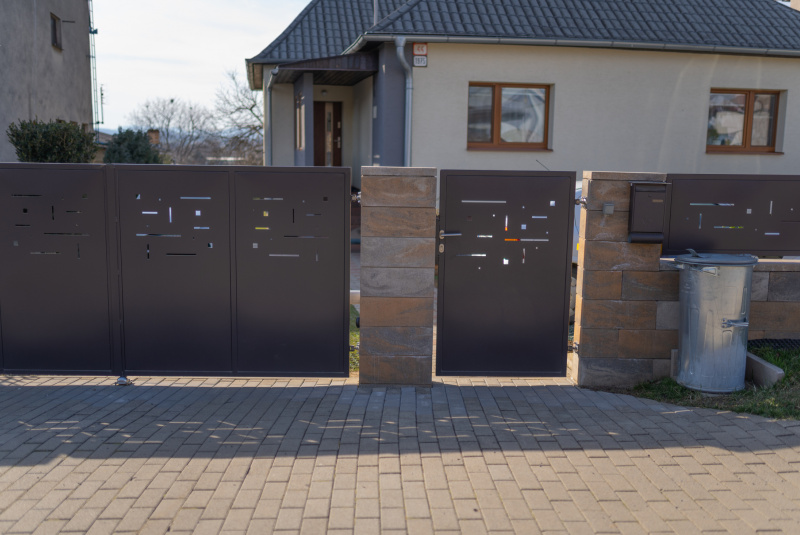 Brány a ploty / VYPAĽOVANÉ - foto Brány a ploty / VYPAĽOVANÉ - foto