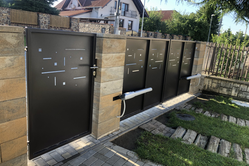 Brány a ploty / VYPAĽOVANÉ - foto Brány a ploty / VYPAĽOVANÉ - foto