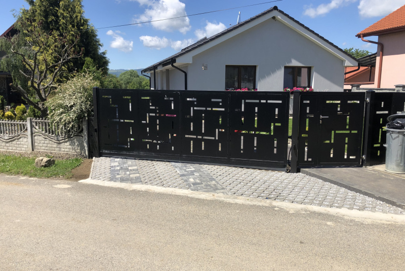 Brány a ploty / VYPAĽOVANÉ - foto Brány a ploty / VYPAĽOVANÉ - foto