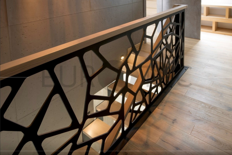 Zábradlia a balkóny / Železné - Moderné - foto Zábradlia a balkóny / Železné - Moderné - foto