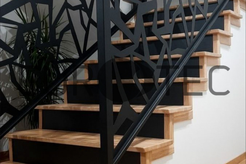 Zábradlia a balkóny / Železné - Moderné - foto Zábradlia a balkóny / Železné - Moderné - foto