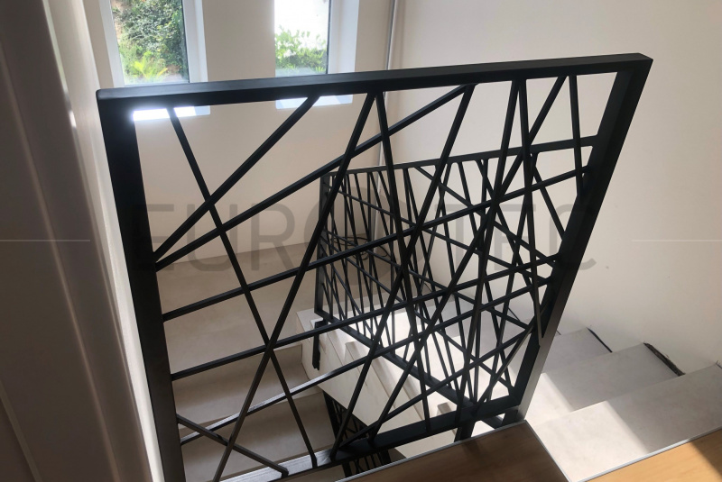 Zábradlia a balkóny / Železné - Moderné - foto Zábradlia a balkóny / Železné - Moderné - foto