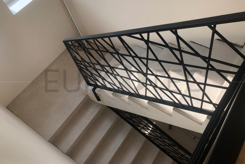 Zábradlia a balkóny / Železné - Moderné - foto Zábradlia a balkóny / Železné - Moderné - foto