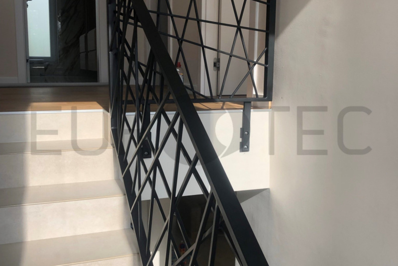 Zábradlia a balkóny / Železné - Moderné - foto Zábradlia a balkóny / Železné - Moderné - foto