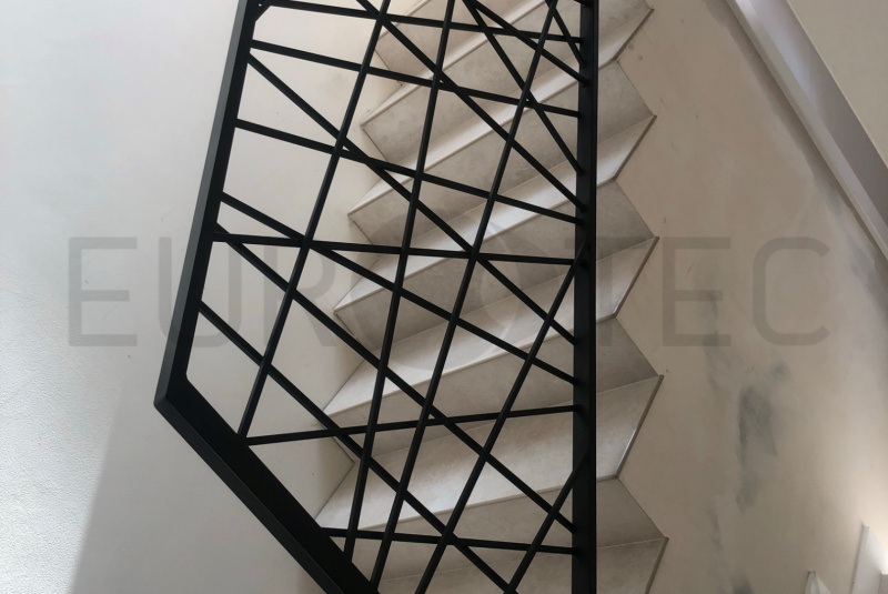 Zábradlia a balkóny / Železné - Moderné - foto Zábradlia a balkóny / Železné - Moderné - foto