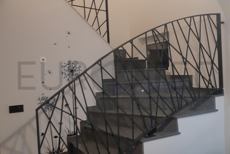 Zábradlia a balkóny / Železné - Moderné - foto Zábradlia a balkóny / Železné - Moderné - foto