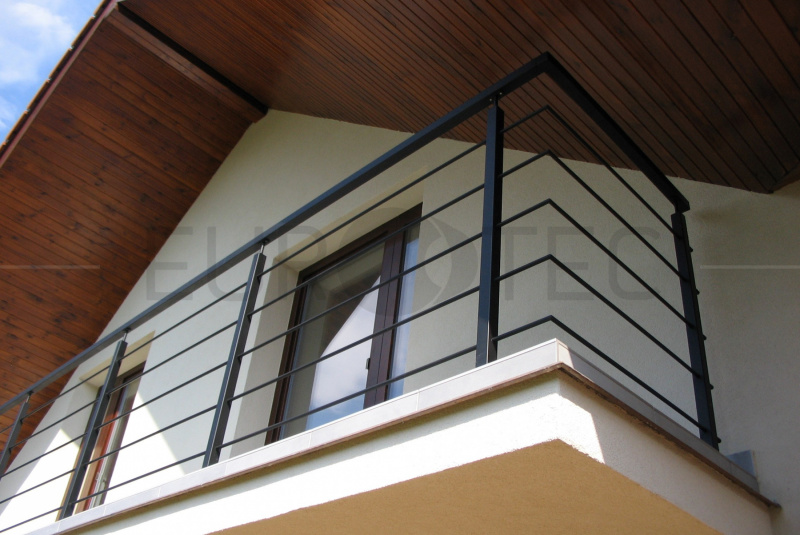 Zábradlia a balkóny / Železné - Moderné - foto Zábradlia a balkóny / Železné - Moderné - foto