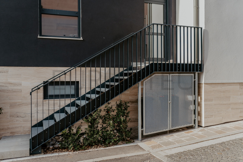 Zábradlia a balkóny / Železné - Moderné - foto Zábradlia a balkóny / Železné - Moderné - foto