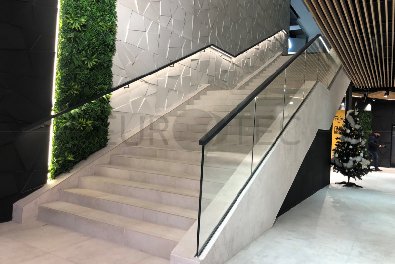 Zábradlia a balkóny / Sklenené - Lišta - foto Zábradlia a balkóny / Sklenené - Lišta - foto