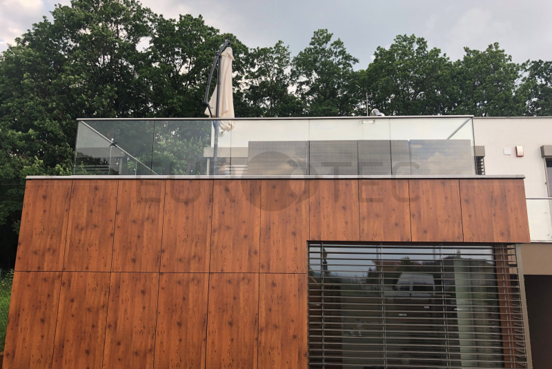 Zábradlia a balkóny / Sklenené - Lišta - foto Zábradlia a balkóny / Sklenené - Lišta - foto