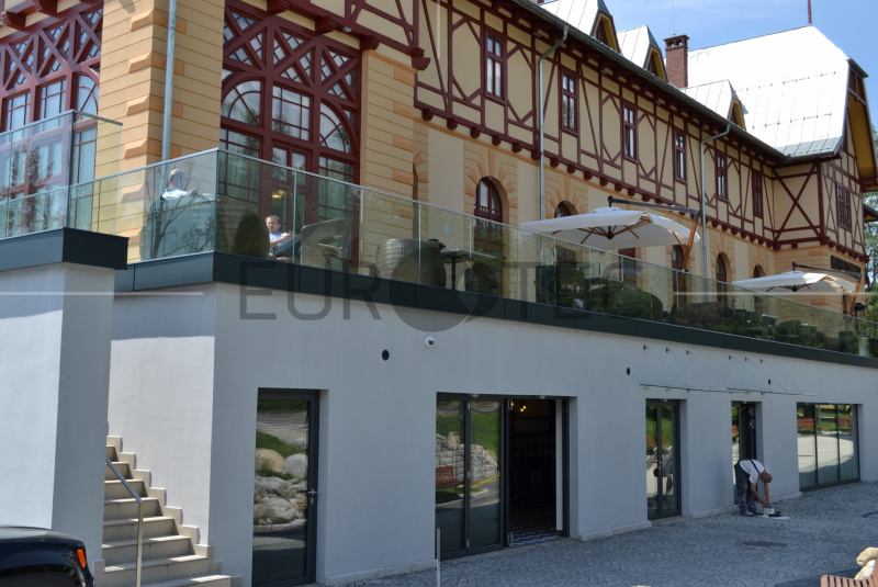 Zábradlia a balkóny / Sklenené - Lišta - foto Zábradlia a balkóny / Sklenené - Lišta - foto