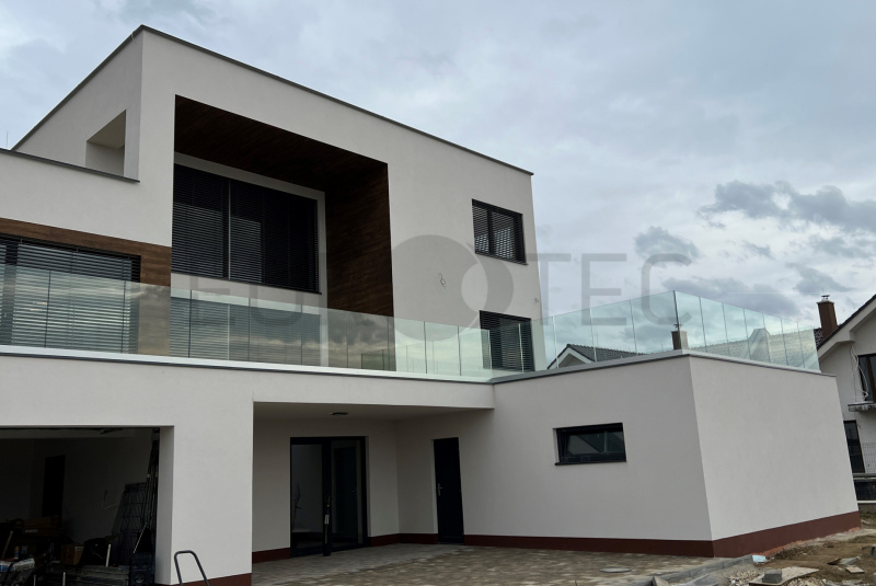 Zábradlia a balkóny / Sklenené - Lišta - foto Zábradlia a balkóny / Sklenené - Lišta - foto