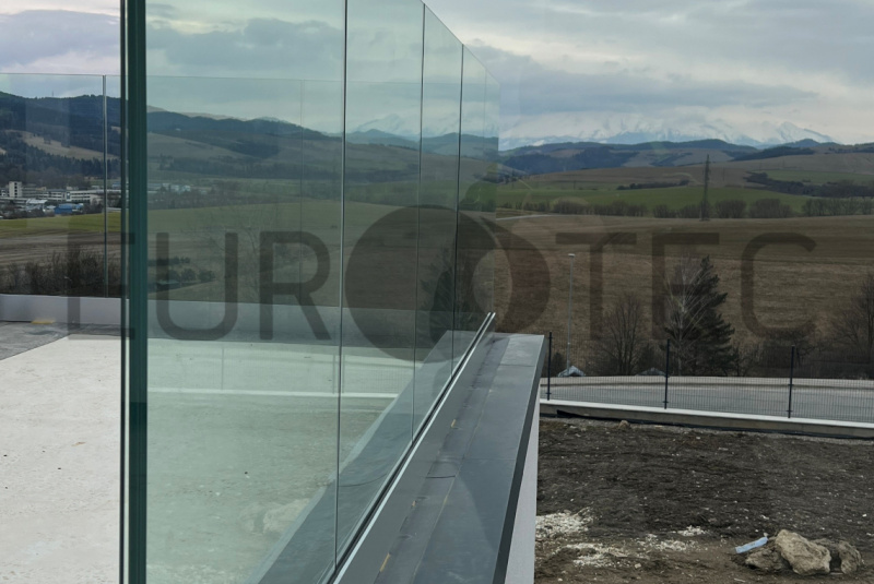 Zábradlia a balkóny / Sklenené - Lišta - foto Zábradlia a balkóny / Sklenené - Lišta - foto