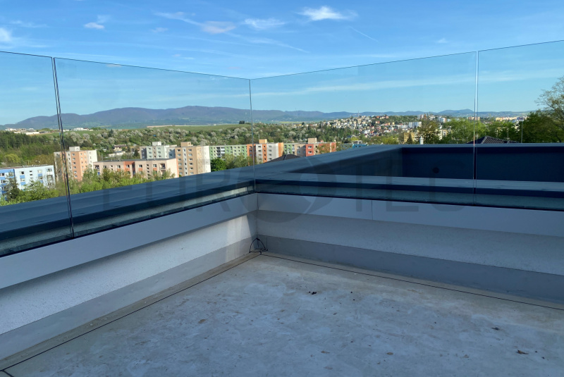 Zábradlia a balkóny / Sklenené - Lišta - foto