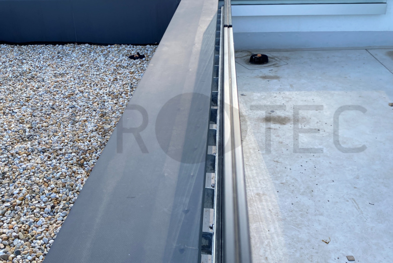 Zábradlia a balkóny / Sklenené - Lišta - foto Zábradlia a balkóny / Sklenené - Lišta - foto