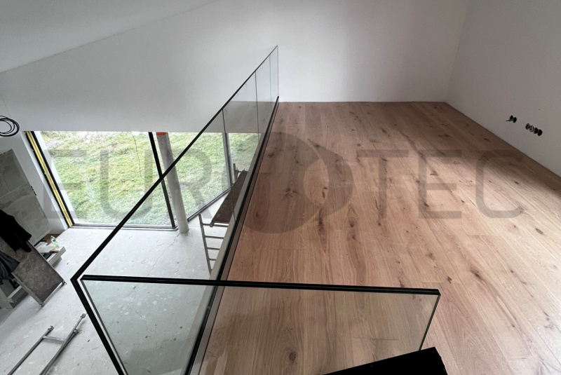 Zábradlia a balkóny / Sklenené - Lišta - foto Zábradlia a balkóny / Sklenené - Lišta - foto