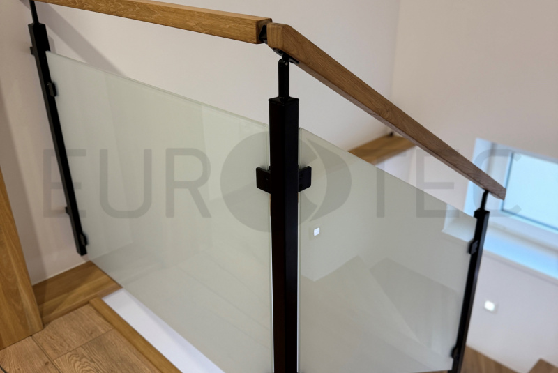 Zábradlia a balkóny / Sklenené - Stlpikové - foto Zábradlia a balkóny / Sklenené - Stlpikové - foto